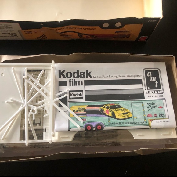 KODAK RACING TEAM TRANSPORTER - Picture 5 of 12